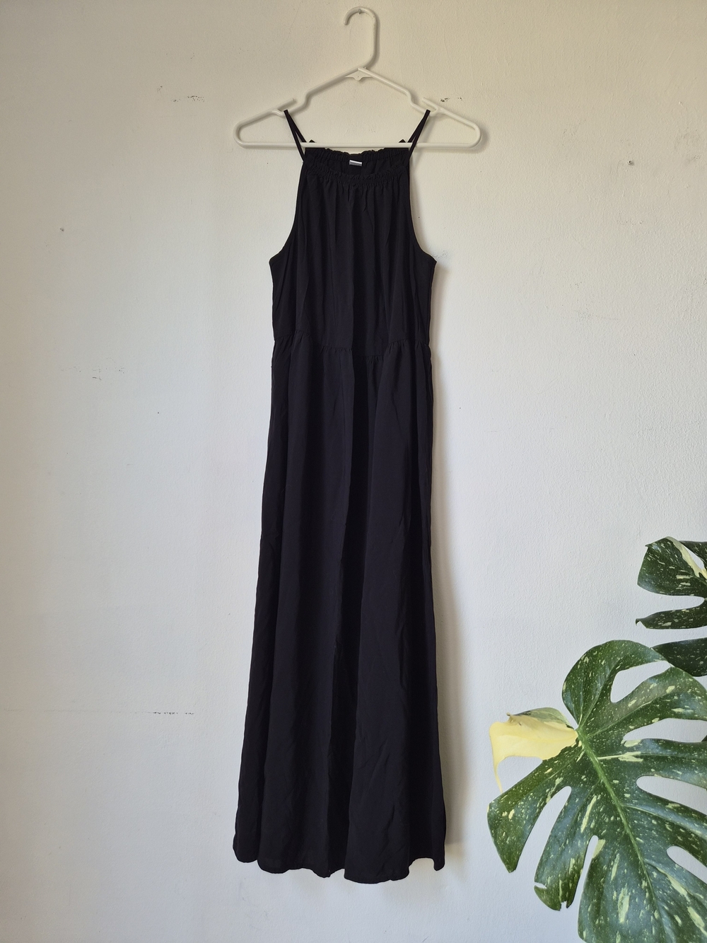 Black High-Neck Sleeveless Maxi Dress Size Small Old Navy